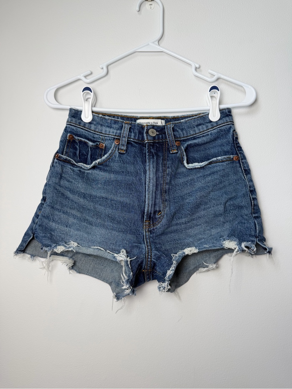 Abercrombie and Fitch The Mom Short High Rise Curve Love Denim Shorts Size 0